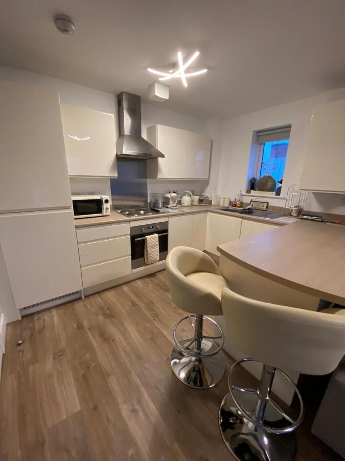 Luxury Riverside 2 Bedroomed Apartment With Balcony Newport  Esterno foto