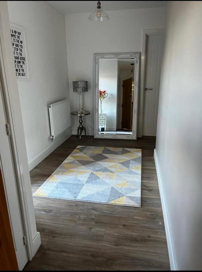Luxury Riverside 2 Bedroomed Apartment With Balcony Newport  Esterno foto