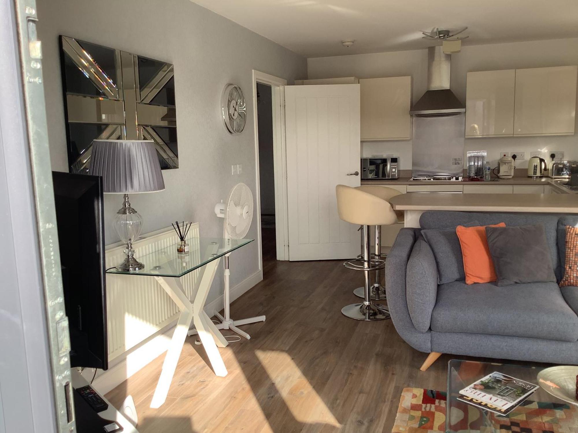 Luxury Riverside 2 Bedroomed Apartment With Balcony Newport  Esterno foto