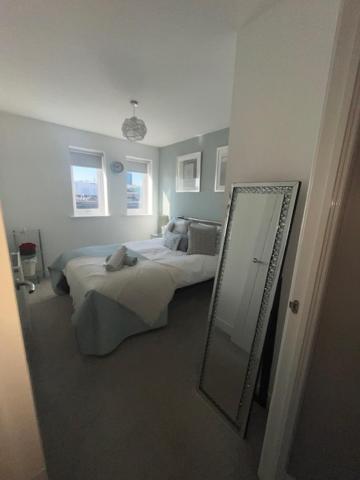 Luxury Riverside 2 Bedroomed Apartment With Balcony Newport  Esterno foto