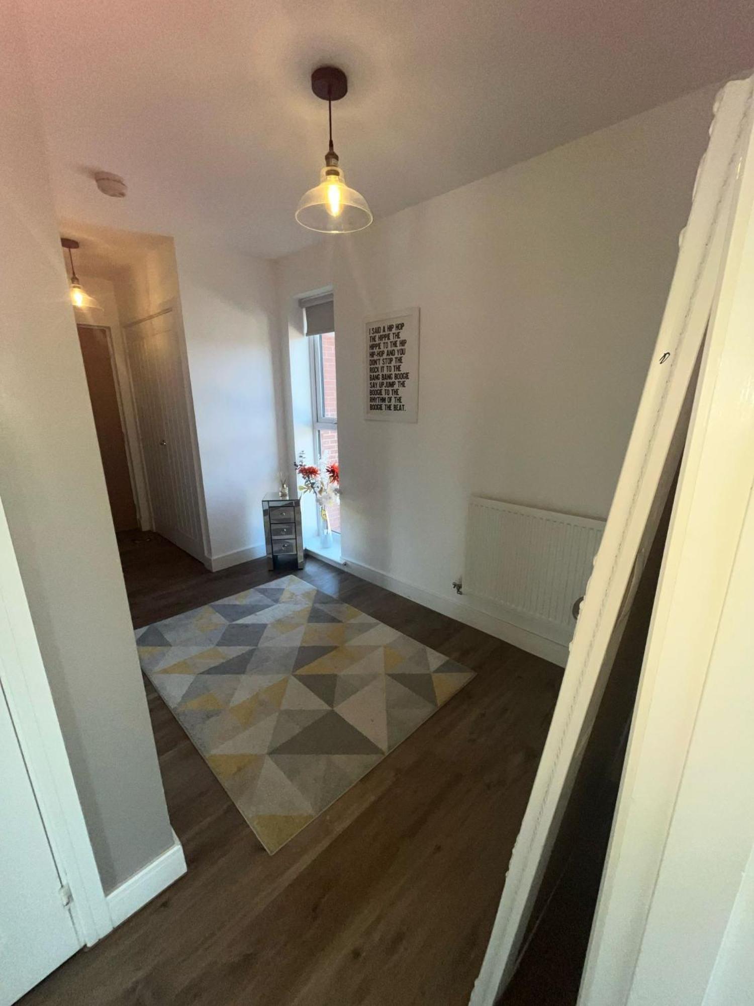 Luxury Riverside 2 Bedroomed Apartment With Balcony Newport  Esterno foto