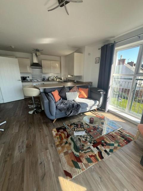 Luxury Riverside 2 Bedroomed Apartment With Balcony Newport  Esterno foto